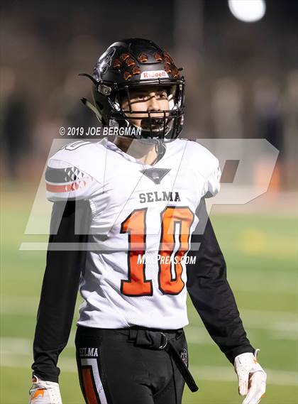 Thumbnail 2 in Selma vs. Highland (CIF D4-AA Southern Regional Final) photogallery.