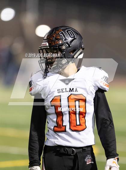 Thumbnail 1 in Selma vs. Highland (CIF D4-AA Southern Regional Final) photogallery.
