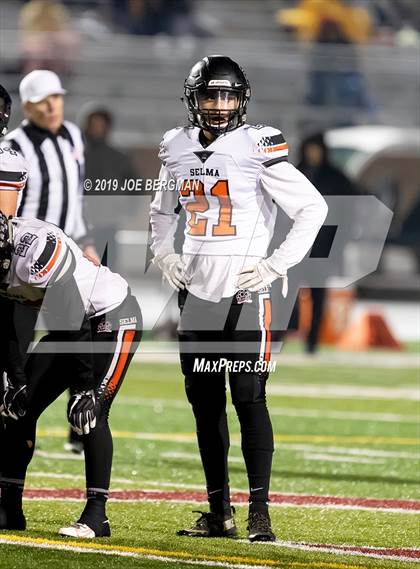 Thumbnail 2 in Selma vs. Highland (CIF D4-AA Southern Regional Final) photogallery.