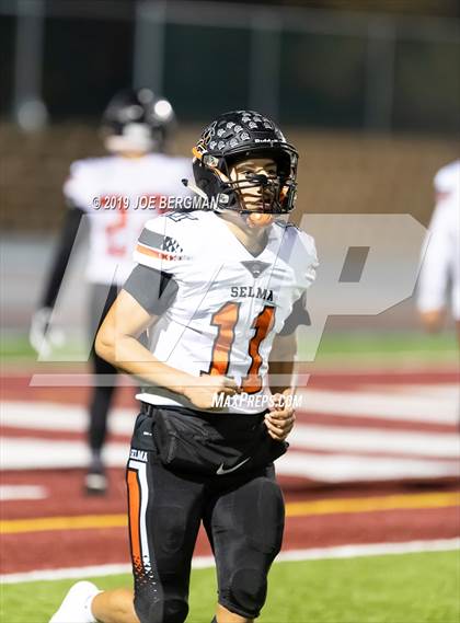 Thumbnail 1 in Selma vs. Highland (CIF D4-AA Southern Regional Final) photogallery.