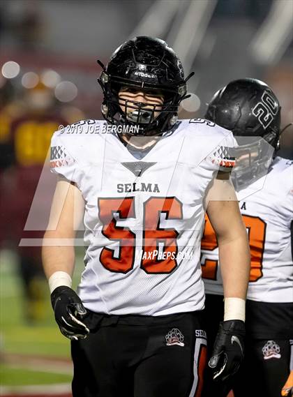 Thumbnail 2 in Selma vs. Highland (CIF D4-AA Southern Regional Final) photogallery.