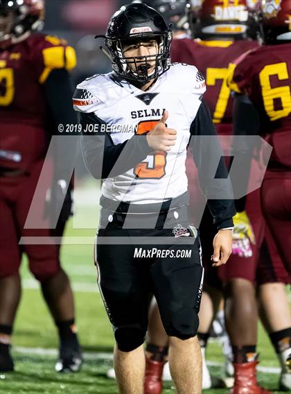 Thumbnail 2 in Selma vs. Highland (CIF D4-AA Southern Regional Final) photogallery.