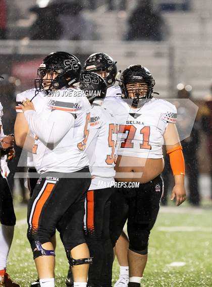Thumbnail 3 in Selma vs. Highland (CIF D4-AA Southern Regional Final) photogallery.