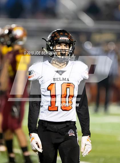 Thumbnail 2 in Selma vs. Highland (CIF D4-AA Southern Regional Final) photogallery.