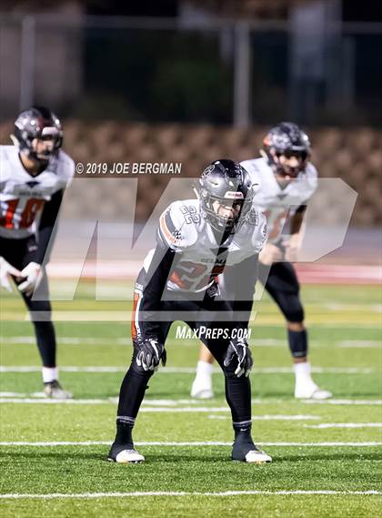 Thumbnail 2 in Selma vs. Highland (CIF D4-AA Southern Regional Final) photogallery.