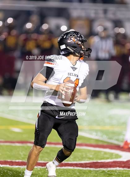 Thumbnail 1 in Selma vs. Highland (CIF D4-AA Southern Regional Final) photogallery.
