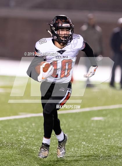 Thumbnail 1 in Selma vs. Highland (CIF D4-AA Southern Regional Final) photogallery.
