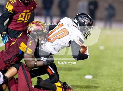 Thumbnail 2 in Selma vs. Highland (CIF D4-AA Southern Regional Final) photogallery.