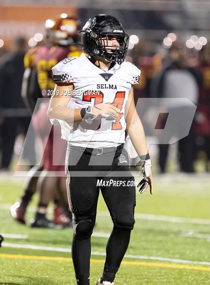Thumbnail 1 in Selma vs. Highland (CIF D4-AA Southern Regional Final) photogallery.