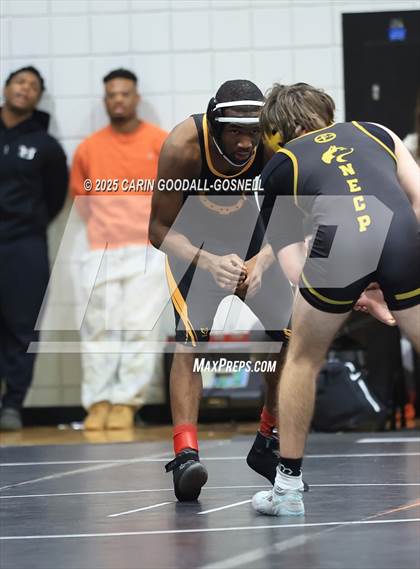 Thumbnail 3 in North East Carolina Prep vs Southwest Onslow (Blood Penu Duals) photogallery.