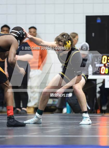 Thumbnail 2 in North East Carolina Prep vs Southwest Onslow (Blood Penu Duals) photogallery.