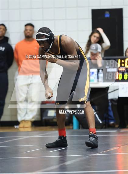 Thumbnail 3 in North East Carolina Prep vs Southwest Onslow (Blood Penu Duals) photogallery.