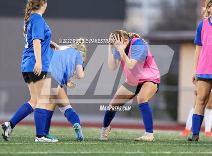 Thumbnail 3 in Midlothian vs. Royse City (UIL 5A R2 Bi-District Playoff) photogallery.