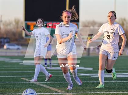 Thumbnail 1 in Midlothian vs. Royse City (UIL 5A R2 Bi-District Playoff) photogallery.