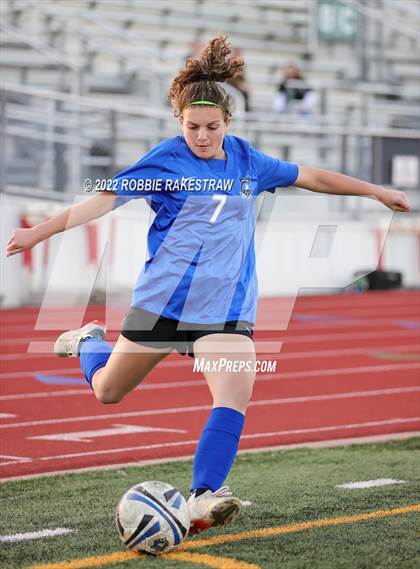 Thumbnail 3 in Midlothian vs. Royse City (UIL 5A R2 Bi-District Playoff) photogallery.