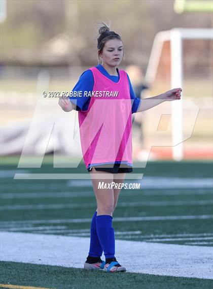 Thumbnail 2 in Midlothian vs. Royse City (UIL 5A R2 Bi-District Playoff) photogallery.