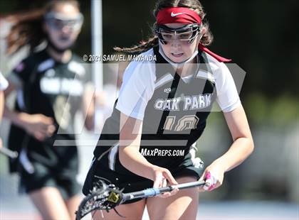 Thumbnail 3 in Oak Park @ Chaminade photogallery.