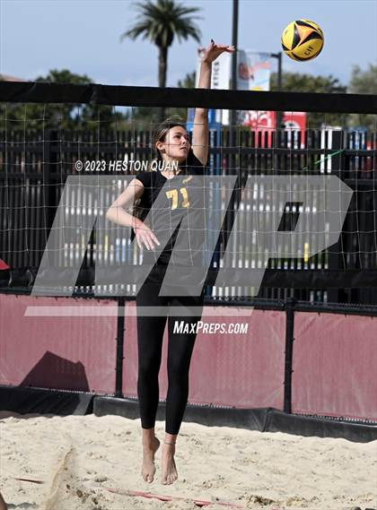Thumbnail 2 in Mira Costa vs. Redondo Union (CIF-SS D1 Final) photogallery.