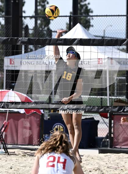 Thumbnail 2 in Mira Costa vs. Redondo Union (CIF-SS D1 Final) photogallery.