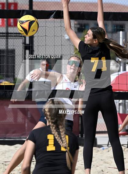 Thumbnail 3 in Mira Costa vs. Redondo Union (CIF-SS D1 Final) photogallery.