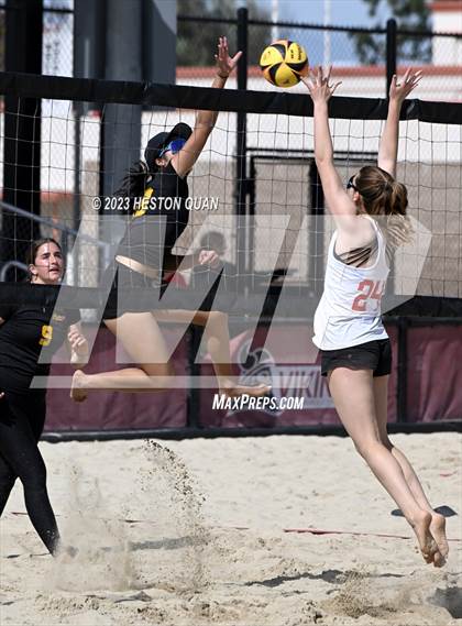 Thumbnail 2 in Mira Costa vs. Redondo Union (CIF-SS D1 Final) photogallery.