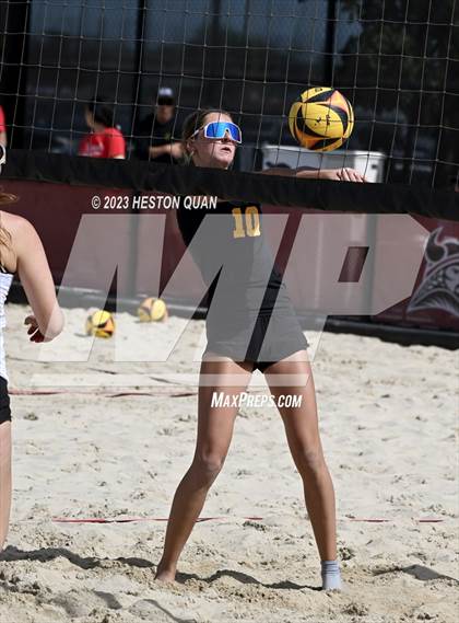Thumbnail 3 in Mira Costa vs. Redondo Union (CIF-SS D1 Final) photogallery.
