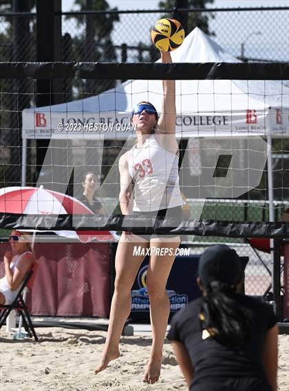 Thumbnail 2 in Mira Costa vs. Redondo Union (CIF-SS D1 Final) photogallery.