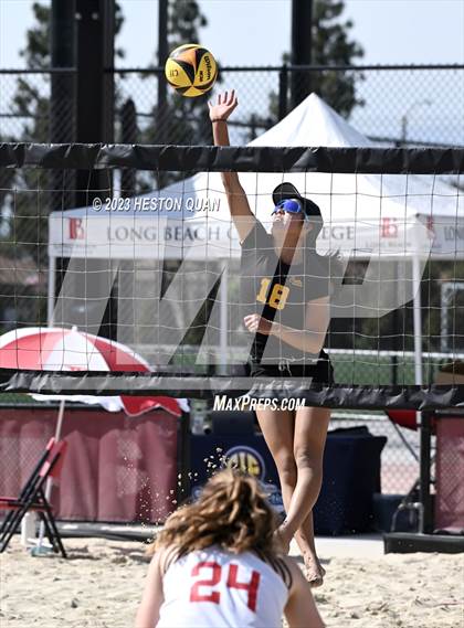 Thumbnail 3 in Mira Costa vs. Redondo Union (CIF-SS D1 Final) photogallery.