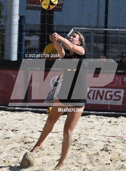 Thumbnail 1 in Mira Costa vs. Redondo Union (CIF-SS D1 Final) photogallery.