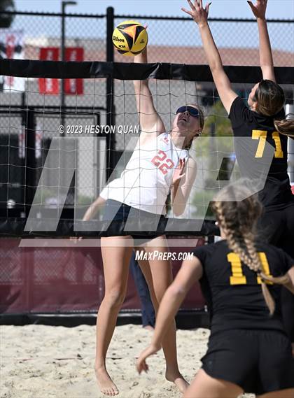 Thumbnail 2 in Mira Costa vs. Redondo Union (CIF-SS D1 Final) photogallery.