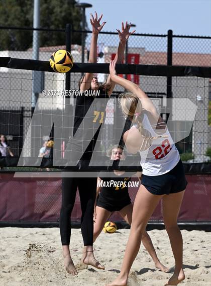 Thumbnail 2 in Mira Costa vs. Redondo Union (CIF-SS D1 Final) photogallery.