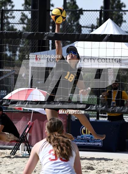 Thumbnail 1 in Mira Costa vs. Redondo Union (CIF-SS D1 Final) photogallery.