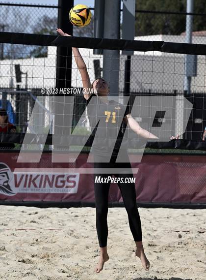 Thumbnail 2 in Mira Costa vs. Redondo Union (CIF-SS D1 Final) photogallery.