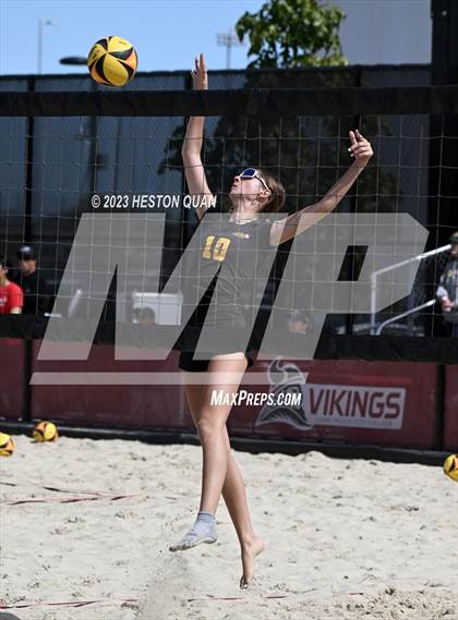 Thumbnail 3 in Mira Costa vs. Redondo Union (CIF-SS D1 Final) photogallery.