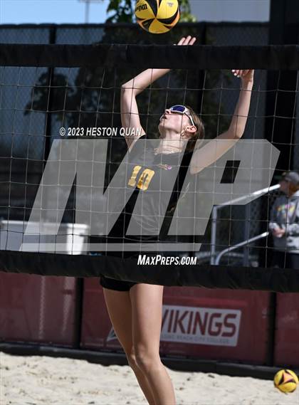 Thumbnail 1 in Mira Costa vs. Redondo Union (CIF-SS D1 Final) photogallery.