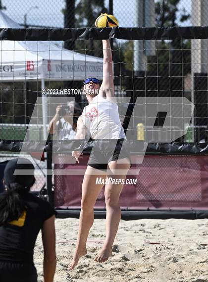 Thumbnail 3 in Mira Costa vs. Redondo Union (CIF-SS D1 Final) photogallery.