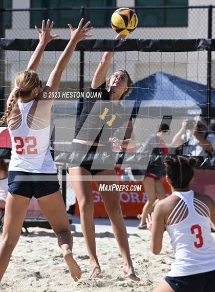 Thumbnail 3 in Mira Costa vs. Redondo Union (CIF-SS D1 Final) photogallery.