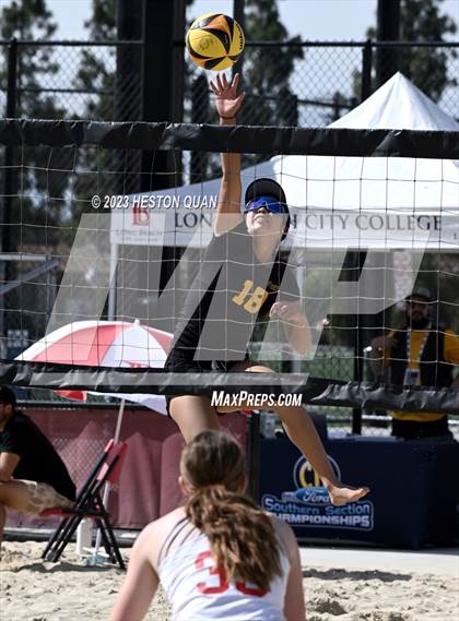 Thumbnail 2 in Mira Costa vs. Redondo Union (CIF-SS D1 Final) photogallery.