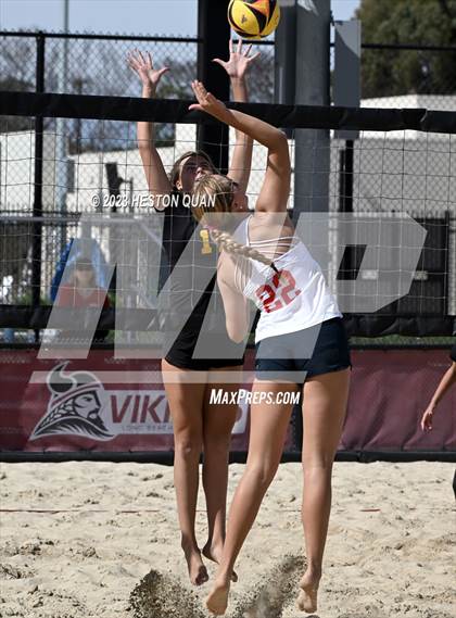 Thumbnail 2 in Mira Costa vs. Redondo Union (CIF-SS D1 Final) photogallery.