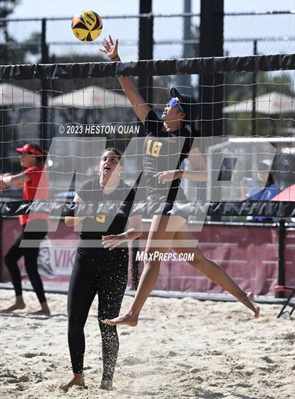 Thumbnail 3 in Mira Costa vs. Redondo Union (CIF-SS D1 Final) photogallery.