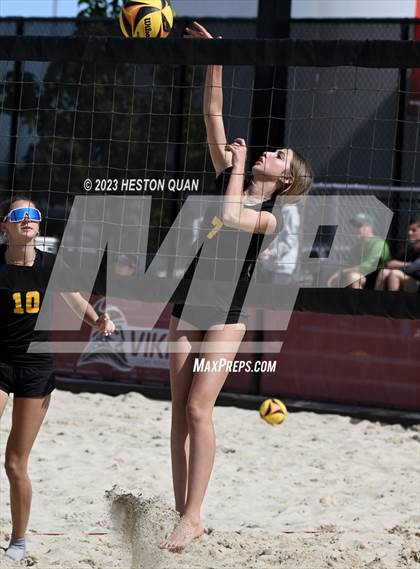 Thumbnail 3 in Mira Costa vs. Redondo Union (CIF-SS D1 Final) photogallery.