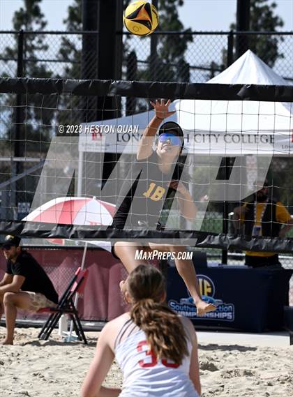 Thumbnail 3 in Mira Costa vs. Redondo Union (CIF-SS D1 Final) photogallery.