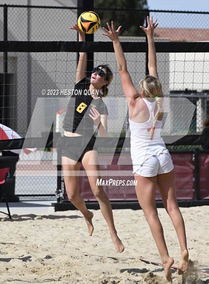 Thumbnail 2 in Mira Costa vs. Redondo Union (CIF-SS D1 Final) photogallery.