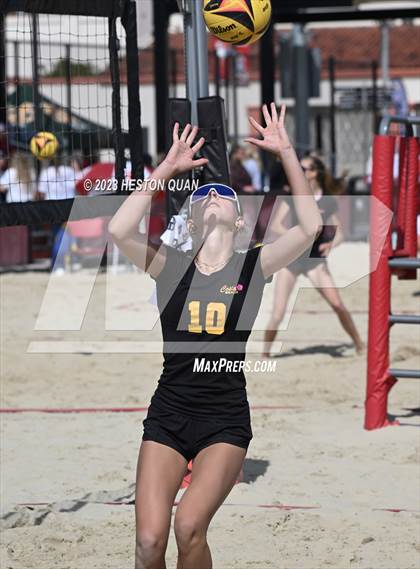 Thumbnail 3 in Mira Costa vs. Redondo Union (CIF-SS D1 Final) photogallery.