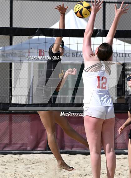 Thumbnail 3 in Mira Costa vs. Redondo Union (CIF-SS D1 Final) photogallery.