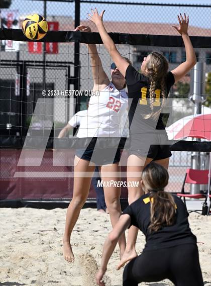 Thumbnail 3 in Mira Costa vs. Redondo Union (CIF-SS D1 Final) photogallery.