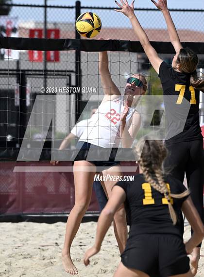 Thumbnail 3 in Mira Costa vs. Redondo Union (CIF-SS D1 Final) photogallery.