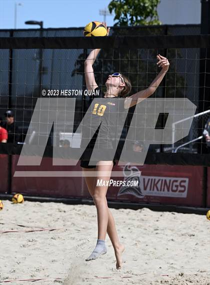 Thumbnail 2 in Mira Costa vs. Redondo Union (CIF-SS D1 Final) photogallery.