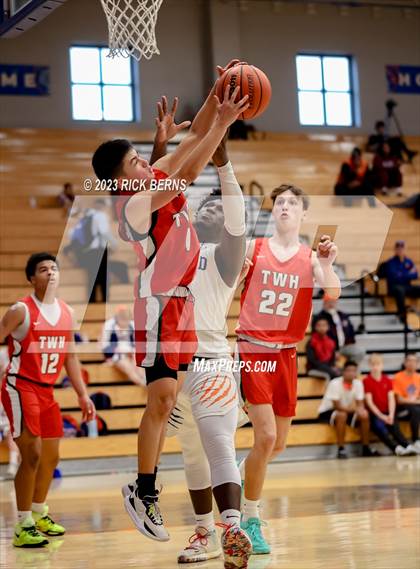 Thumbnail 3 in Grand Oaks vs The Woodlands photogallery.