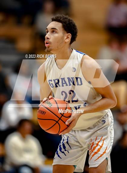 Thumbnail 3 in Grand Oaks vs The Woodlands photogallery.